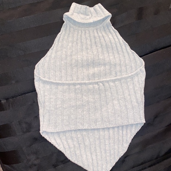 Open back knitted top - Picture 2 of 3